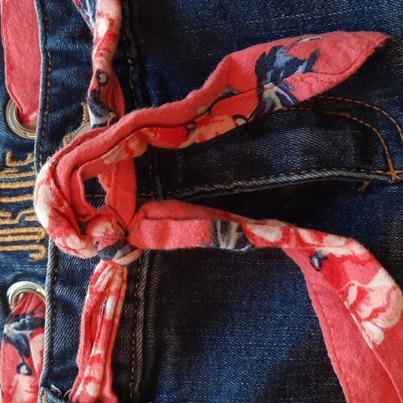 Justice 16 blue jean denim shorts with pink ribbon belt - Picture 3 of 7